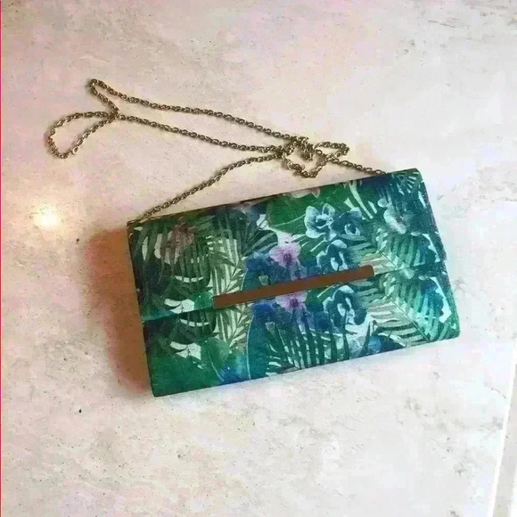 Jessica McClintock Clutch w/ shoulder chain - Picture 2 of 6